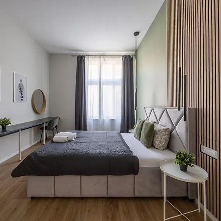 Apartman Charm & N8 By Prestige Homes *