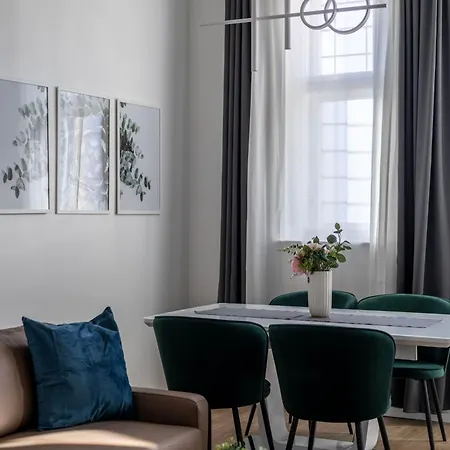 Charm & N8 By Prestige Homes Apartament