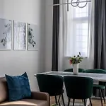 Charm & N8 By Prestige Homes Apartman