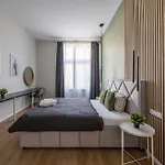 Apartman Charm & N8 By Prestige Homes *