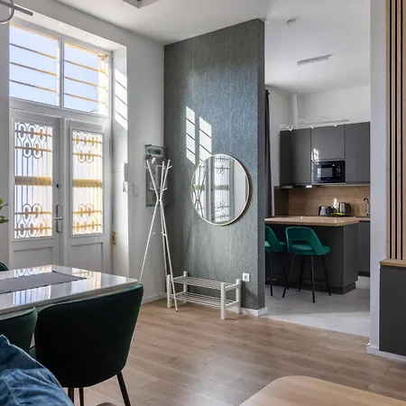 Charm & N8 By Prestige Homes * 부다페스트