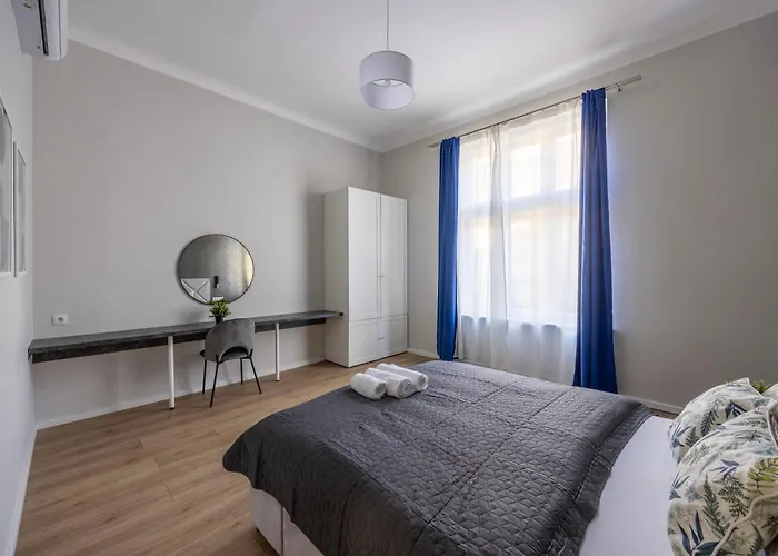 Charm & N8 By Prestige Homes Apartament Budapesta