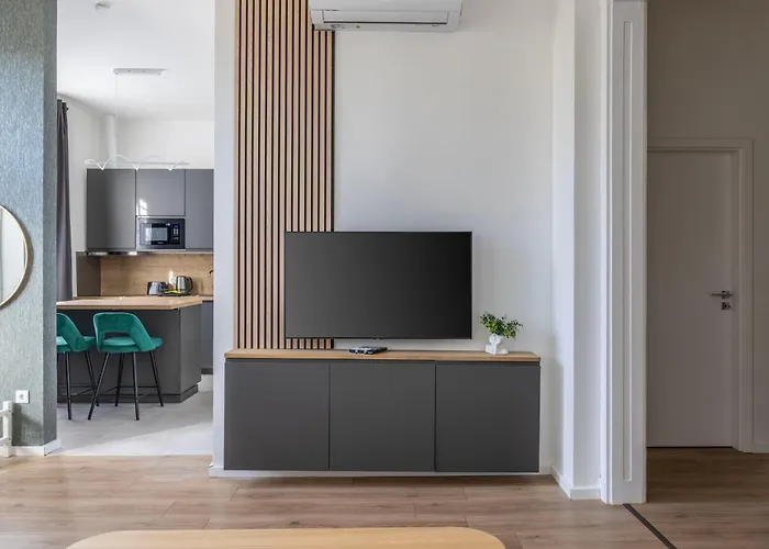 Charm & N8 By Prestige Homes Apartament *
